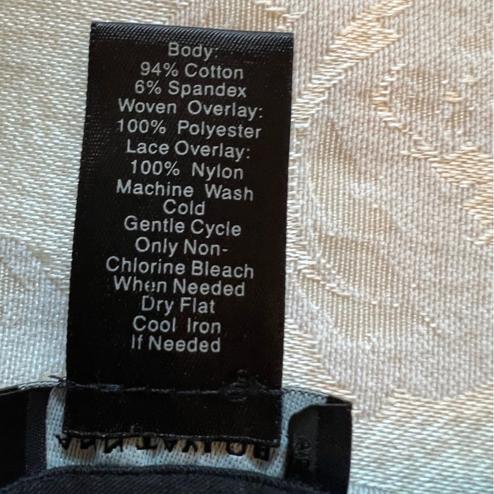 Women’s Ann Taylor Black Ruffle Sleeveless Top - Picture 4 of 4